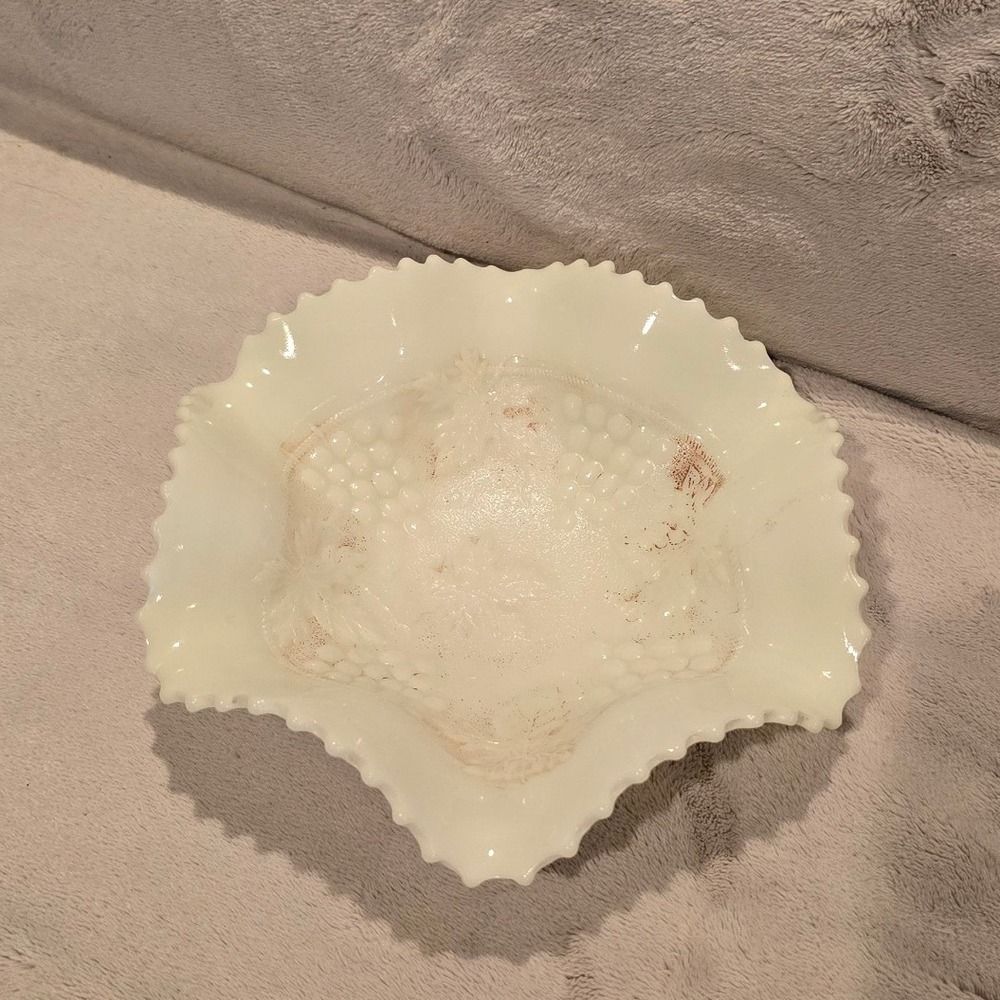 Vintage Northwood Uranium Custard Glass Bowl Grape & Cable Pattern Bowl 7.5" - Picture 6 of 7
